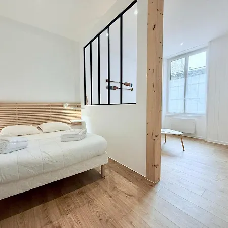 1738 - T1 Bis Corderie Royale Rdc Hyper Centre Apartment