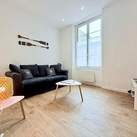 1738 - T1 Bis Corderie Royale Rdc Hyper Centre Apartment